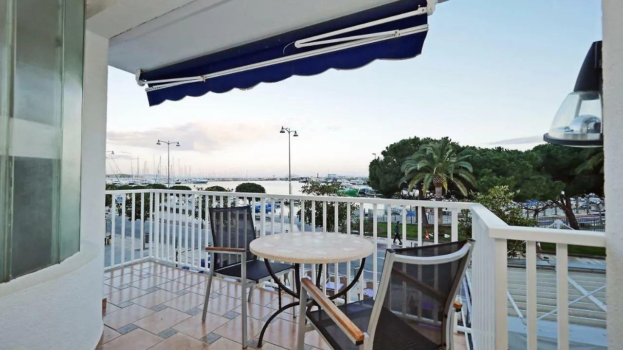 Apartamento Puerto Miramar 坎布里尔斯